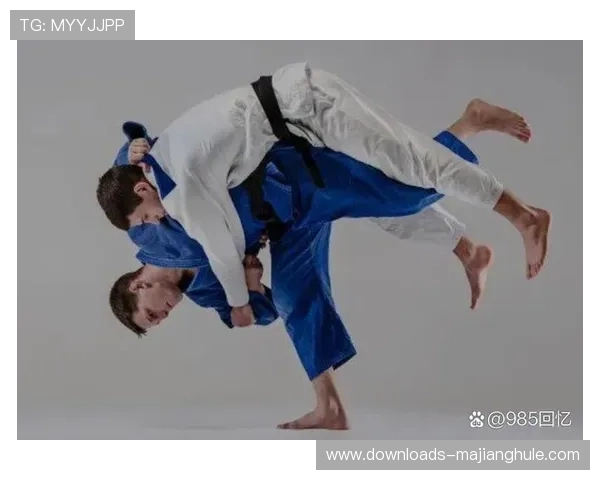 柔道过肩摔技术要点分析，经典招式实战应用